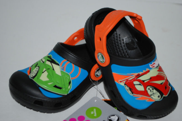crocs with wheels